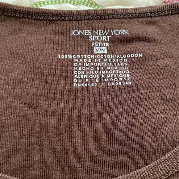 Jones New York Tee Shirt Top, Scoop Neck, 100% Cotton, Brown Petite M - Picture 3 of 3